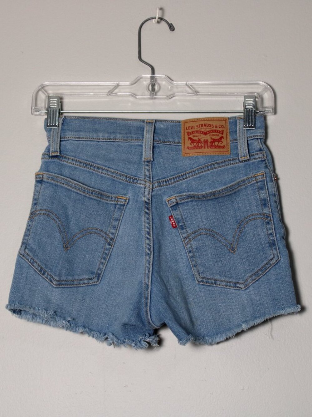 Levi's High Rise Shorts Size 24" - Picture 3 of 10